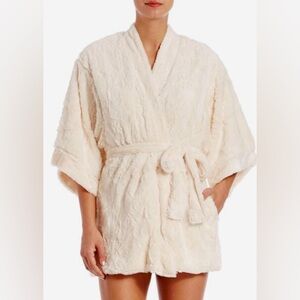 Natori Plush Faux Fur Short Robe Cream | Luxury Cozy Lounge Robe Belted